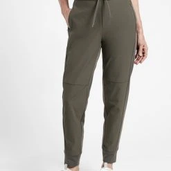 Athleta Headlands Hybrid Trek Jogger Pants - Women's