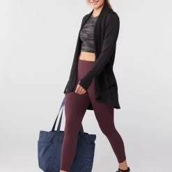 Athleta Conscious Printed Crop Top - A-C Cup -Darn Tough Sales 16bcf16e 40f1 42b8 8500 924dbdfa802c