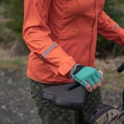 Bontrager Sport Bike Saddle - Men's -Darn Tough Sales 4dd2e2a4 305d 49a1 811a c2d0878baf33