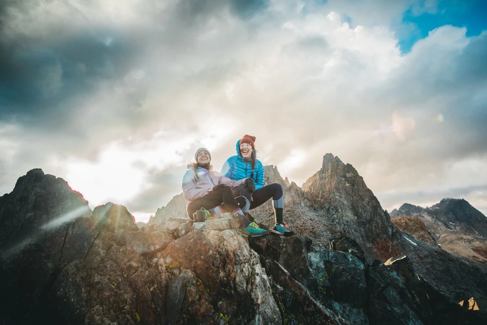 Darn Tough Bear Town Micro Crew Socks - Women's 6 Darn Tough Bear Town Micro Crew Socks - Women's - Image 6