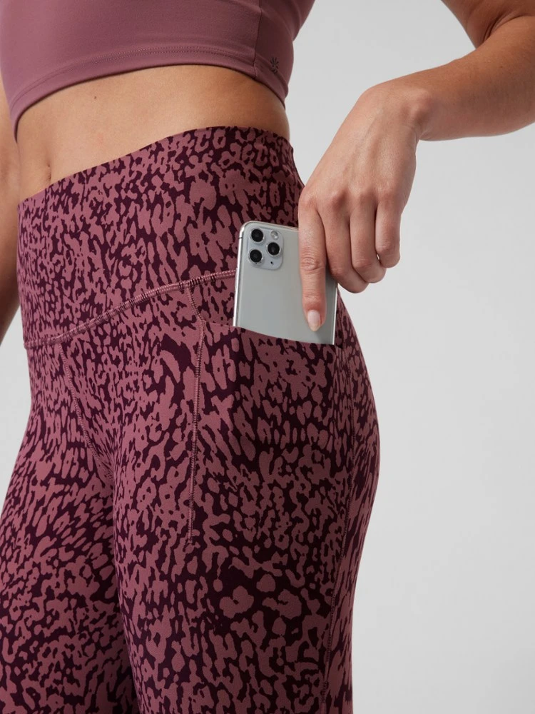 Athleta Salutation Stash Pocket II Printed 7/8 Tights - Women's Plus Sizes 4 Athleta Salutation Stash Pocket II Printed 7/8 Tights - Women's Plus Sizes - Image 4