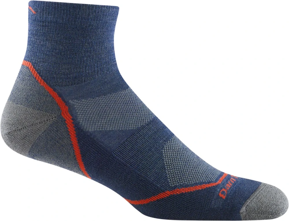 Darn Tough Light Hiker Quarter Lightweight Hiking Socks - Men's 2 Darn Tough Light Hiker Quarter Lightweight Hiking Socks - Men's - Image 2