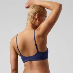 Athleta Scoop Bikini Swimsuit Top - A-C Cup - Women's 12 Athleta Scoop Bikini Swimsuit Top - A-C Cup - Women's -Darn Tough Sales 80d6ec0f b119 42b5 b4c9 3e151aa7b5b8