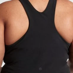 Athleta Conscious Crop Top - D–DD+ Cup - Plus Sizes -Darn Tough Sales a3fecf2d 77b6 4c33 9edb 411664d6fec0