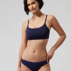 Athleta Scoop Bikini Swimsuit Top - D-DD Cup - Women's -Darn Tough Sales a703e4fa e121 4fea bca6 afed307b17d9