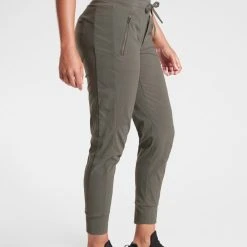 Athleta Trekkie North Jogger Pants - Women's Petite Sizes -Darn Tough Sales d78190a1 5584 4b45 a007 1ee135de606a