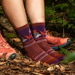Darn Tough Critter Club Lightweight Micro Crew Socks - Women's 16 Darn Tough Critter Club Lightweight Micro Crew Socks - Women's -Darn Tough Sales e229c350 ec71 4e02 866d 84f19410a702