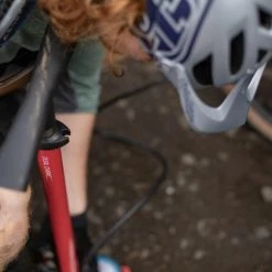 Bontrager Dual Charger Floor Pump -Darn Tough Sales f41b82e2 c3c1 4801 952a c77470b16587